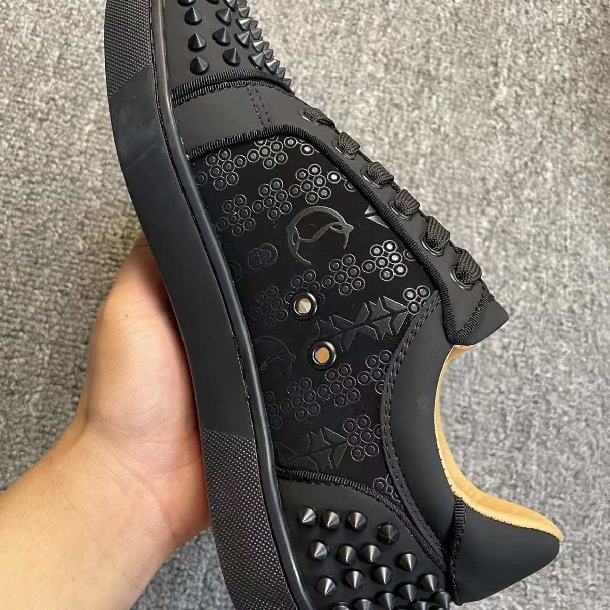 zapatillas christian louboutin premium: sofisticación de lujo y distinción urbana 🧸✨ zapatillas christian louboutin premium: sofisticación de lujo y distinción urbana 🧸✨