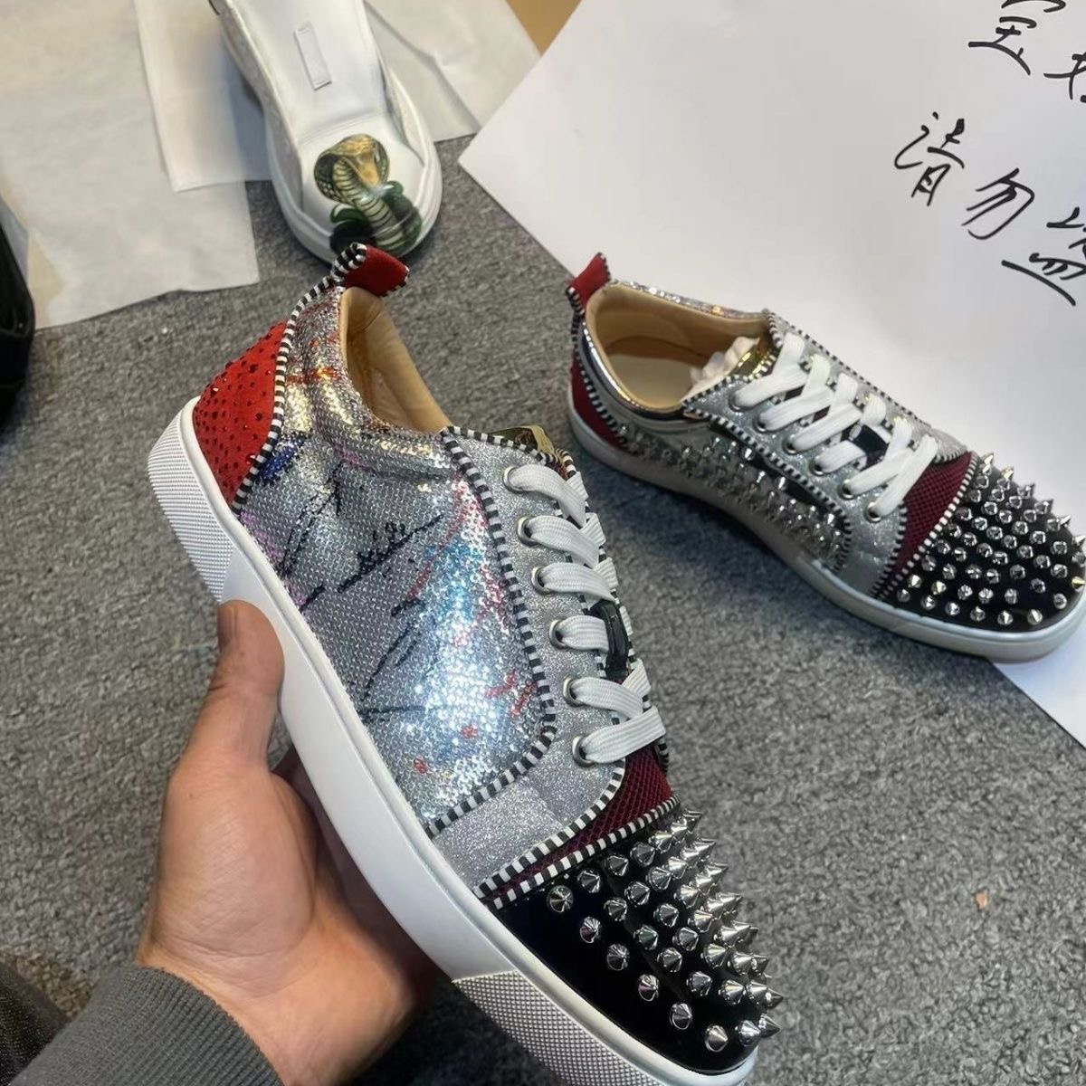 zapatillas christian louboutin premium: sofisticación de lujo y distinción urbana 🧸✨ zapatillas christian louboutin premium: sofisticación de lujo y distinción urbana 🧸✨
