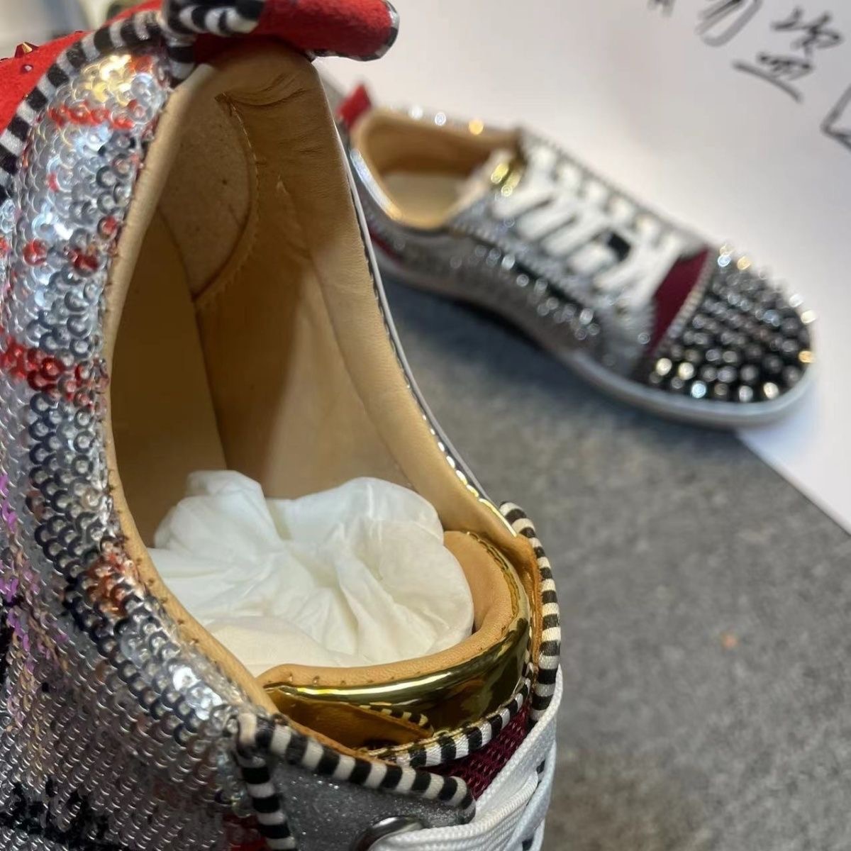 zapatillas christian louboutin premium: sofisticación de lujo y distinción urbana 🧸✨ zapatillas christian louboutin premium: sofisticación de lujo y distinción urbana 🧸✨
