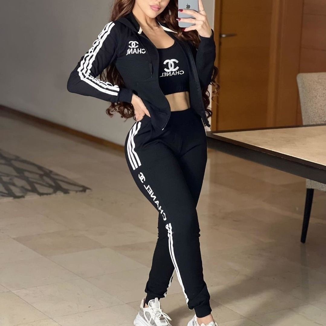conjunto chanel premium: sofisticación de lujo y distinción urbana 🖤✨🧸 conjunto chanel premium: sofisticación de lujo y distinción urbana 🖤✨🧸