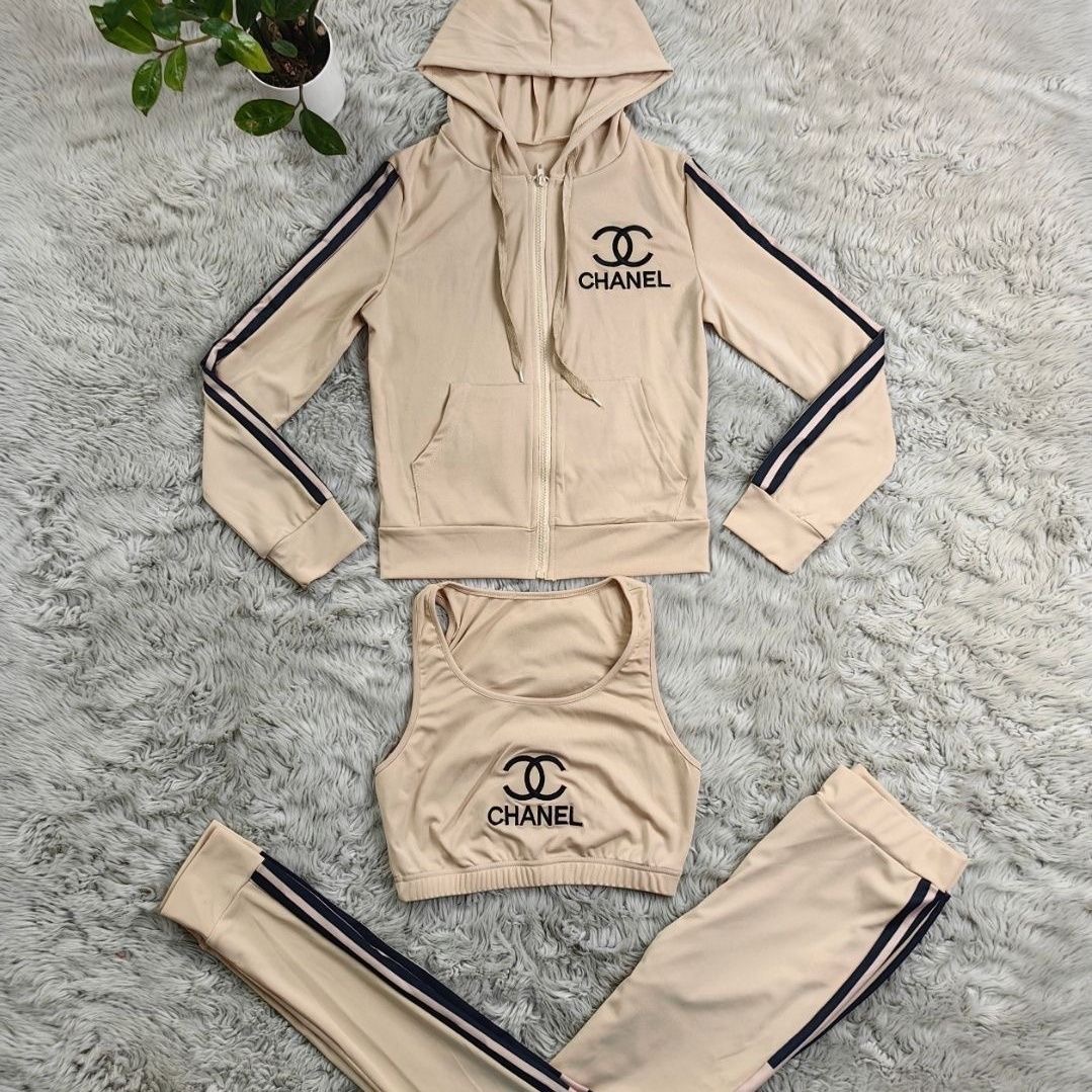 conjunto chanel premium: sofisticación de lujo y distinción urbana 🖤✨🧸 conjunto chanel premium: sofisticación de lujo y distinción urbana 🖤✨🧸
