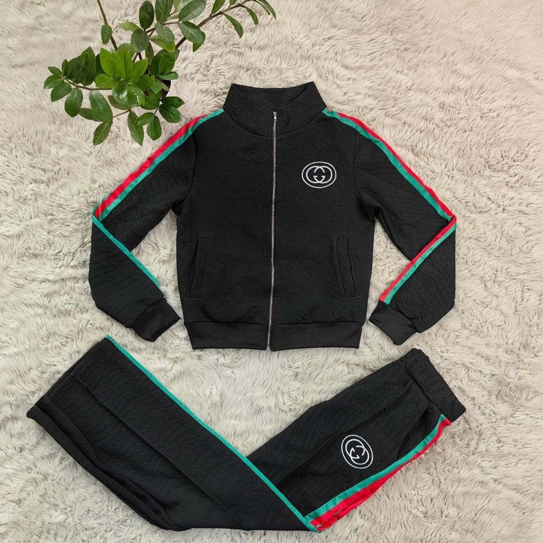 conjunto chanel premium: sofisticación de lujo y distinción urbana 🖤✨🧸 conjunto chanel premium: sofisticación de lujo y distinción urbana 🖤✨🧸