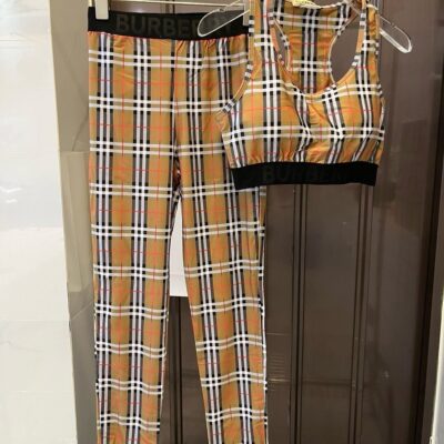 conjunto deportivo cuadros burberry: elegancia clásica y confort 🤎✨