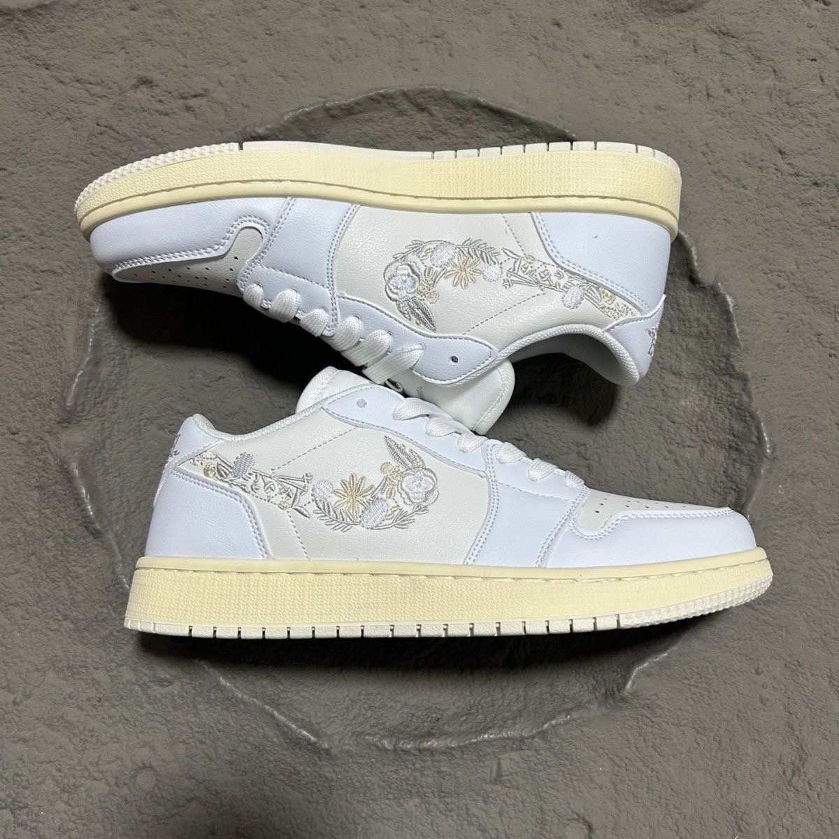 👟✨ zapatillas nike air jordan 1 low "white & cream floral embroidery": estilo exclusivo y máxima tendencia 🤍🌼🌾 👟✨ zapatillas nike air jordan 1 low "white & cream floral embroidery": estilo exclusivo y máxima tendencia 🤍🌼🌾